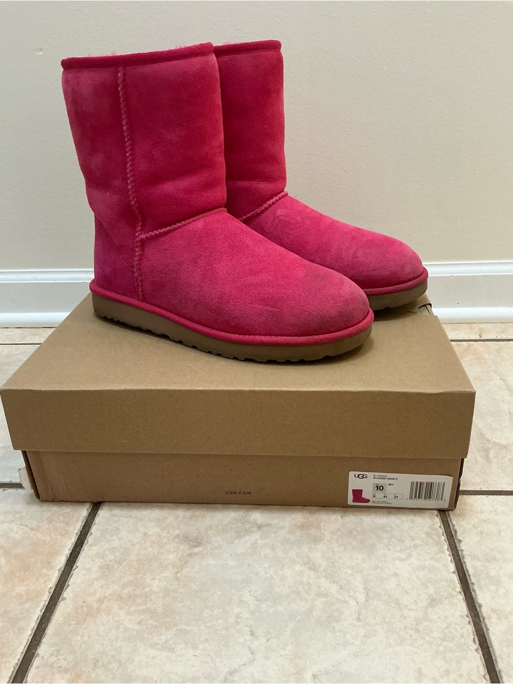 UGG Women's Classic Short II Sheepskin Lined Boots Hot Pink Suede Sz 10